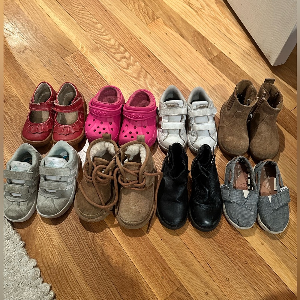 Bundle Toddler Girl Shoes - size 6